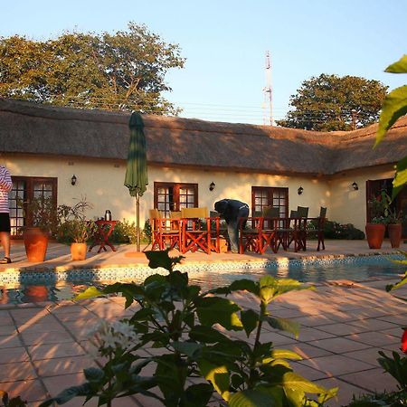 Mandebele Lodge Victoria Falls Exterior photo